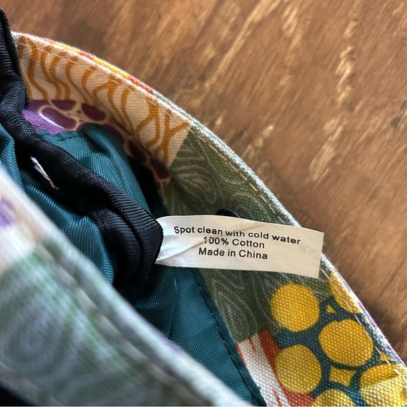 Kavu Keepalong Adjustable Crossbody Bag Limited Edition - Picture 12 of 12